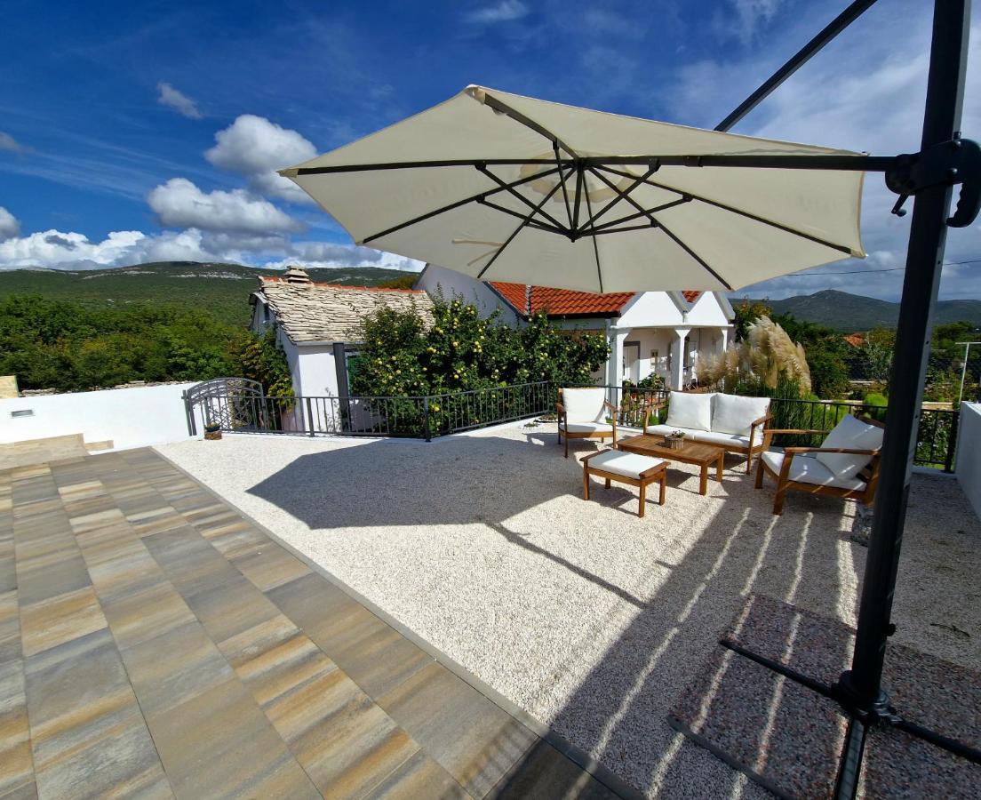 House Camellia With Fenced Pool And Playground Villa Blizna Donja Eksteriør bilde